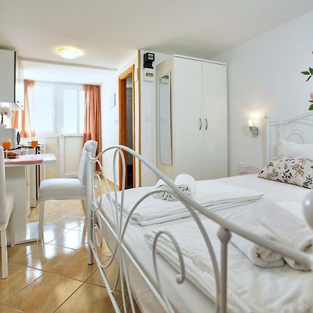 Studio Kristic, Cozy Studio With A Terrace ドゥブロブニク エクステリア 写真