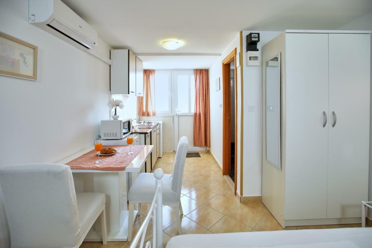 Studio Kristic, Cozy Studio With A Terrace ドゥブロブニク エクステリア 写真